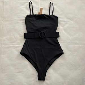 SKIMS SHAPING SWIM STRAPLESS ONE PIECE